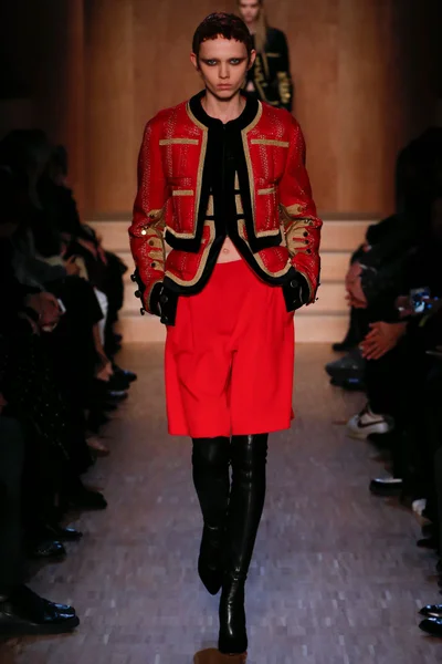 Look 23